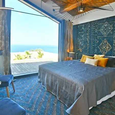 Luna 8 By Massimo 체팔루