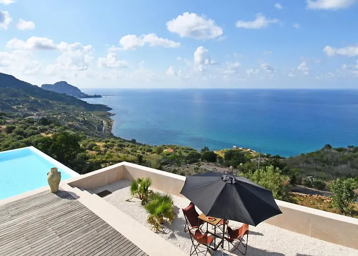 Luna 8 By Massimo Villa Cefalù