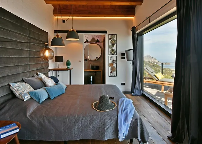 Luna 8 By Massimo Villa Cefalù