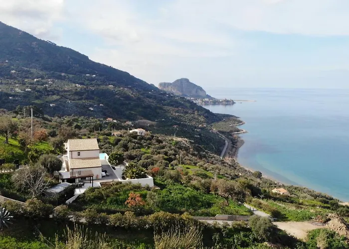 Luna 8 By Massimo Villa Cefalù